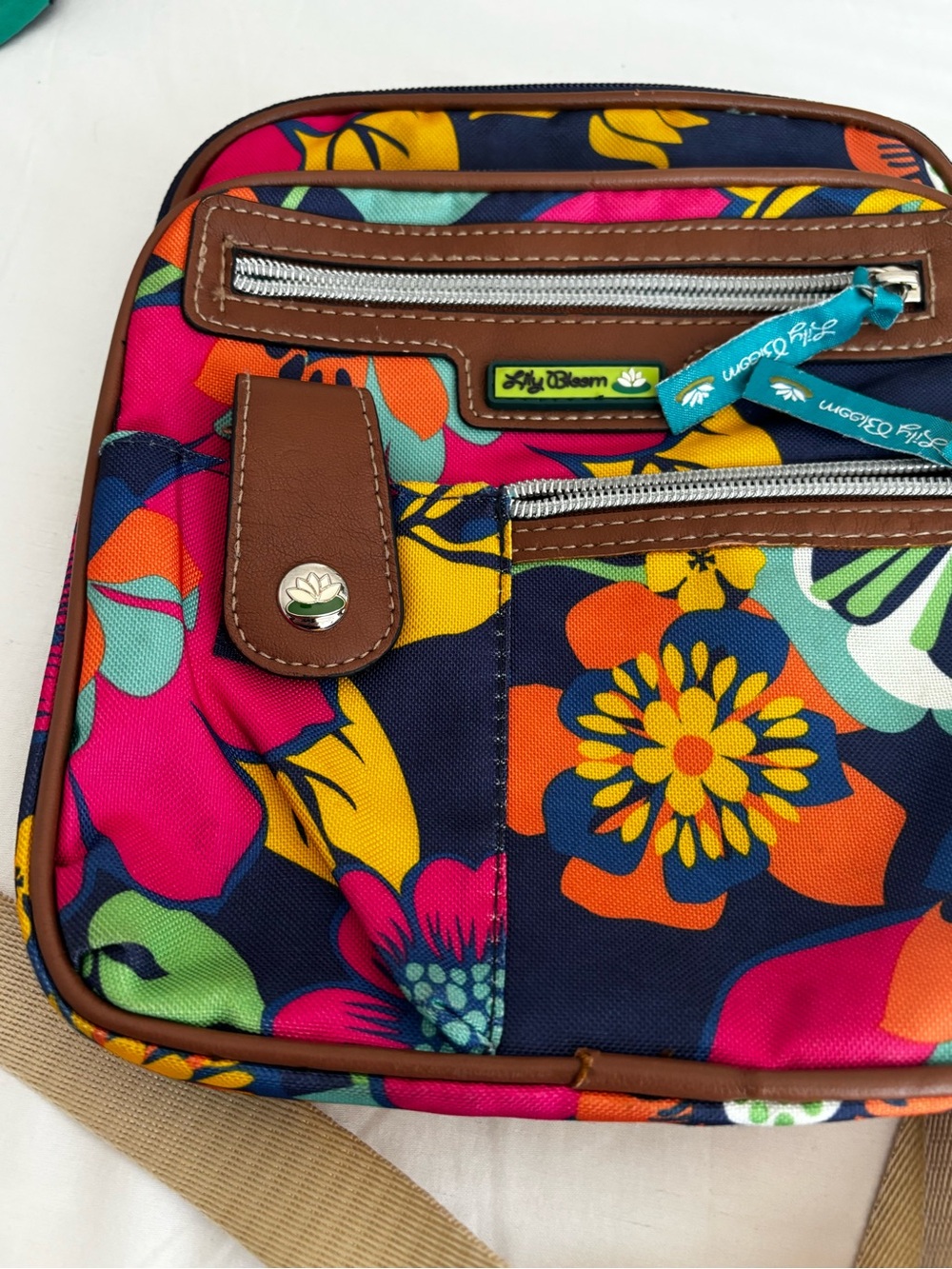 3 for $15😍 Lily Bloom Turquoise-Lined Crossbody Bag